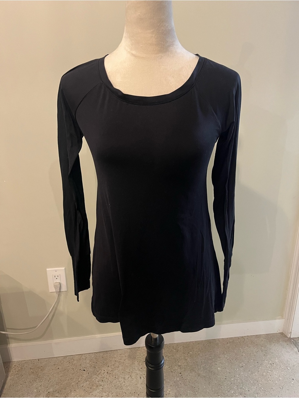 Gapbodyfit Classic Scoop Neck Long Sleeve Top